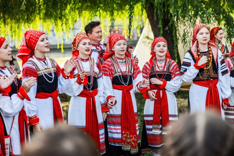 photo_5950797534047877584_y